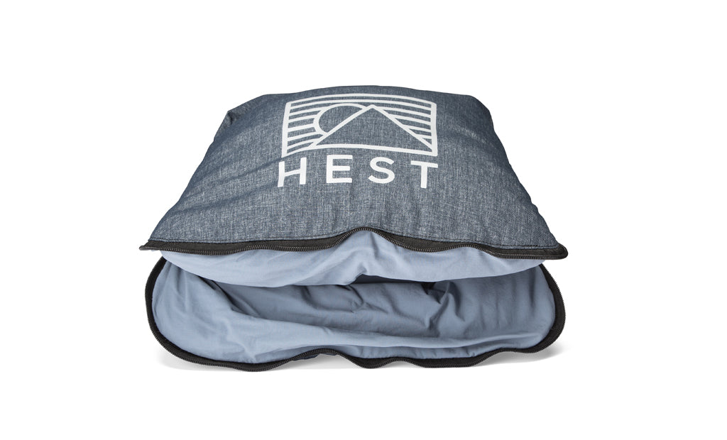 Hest Camp Pillow