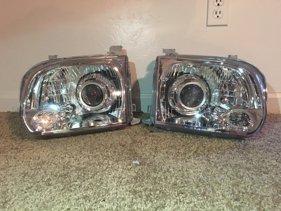 SRQ Fab LED Retrofit Headlights - Base (No Halos) For Tundra (2005-2007)