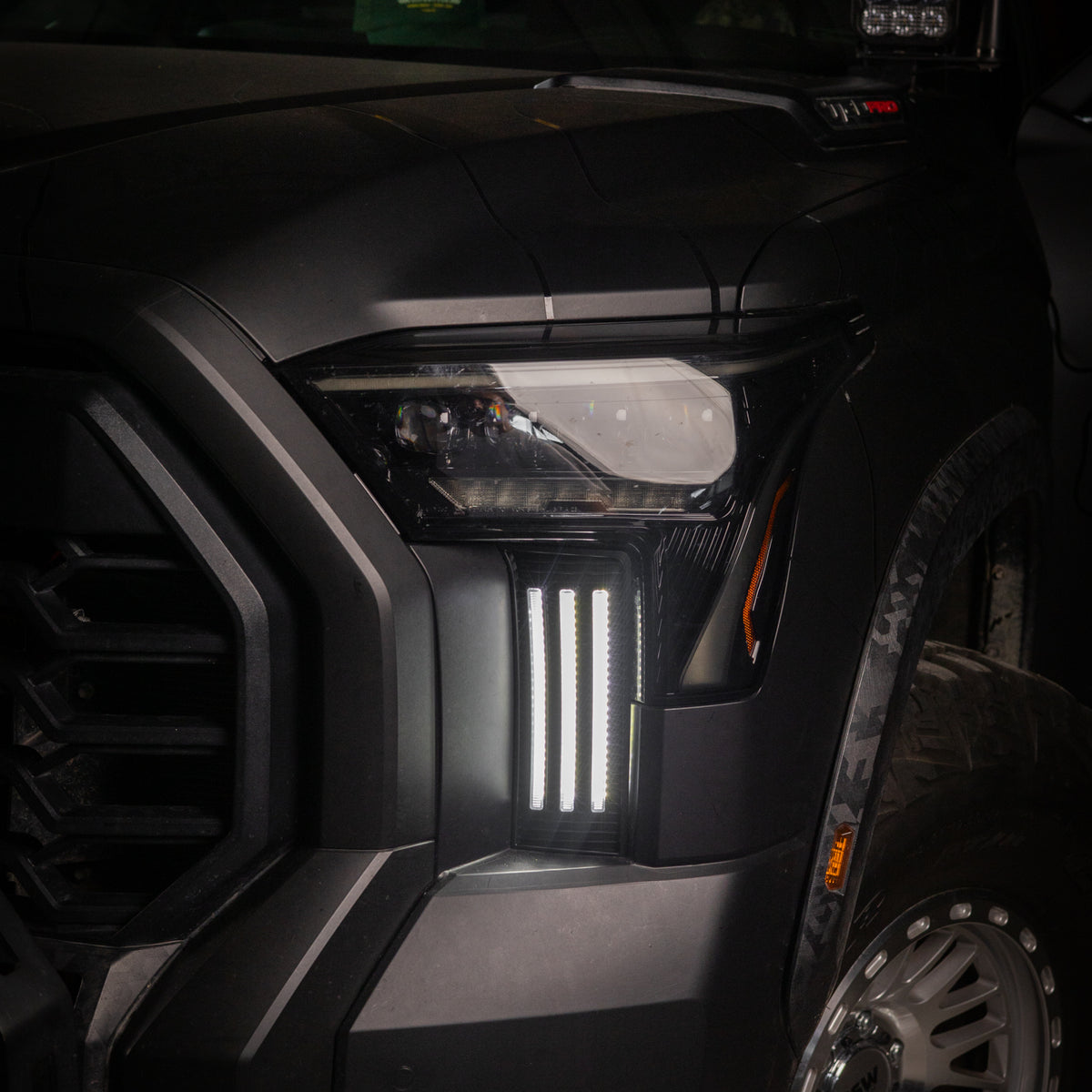 New_Tundra_Fang_Light_1200x120