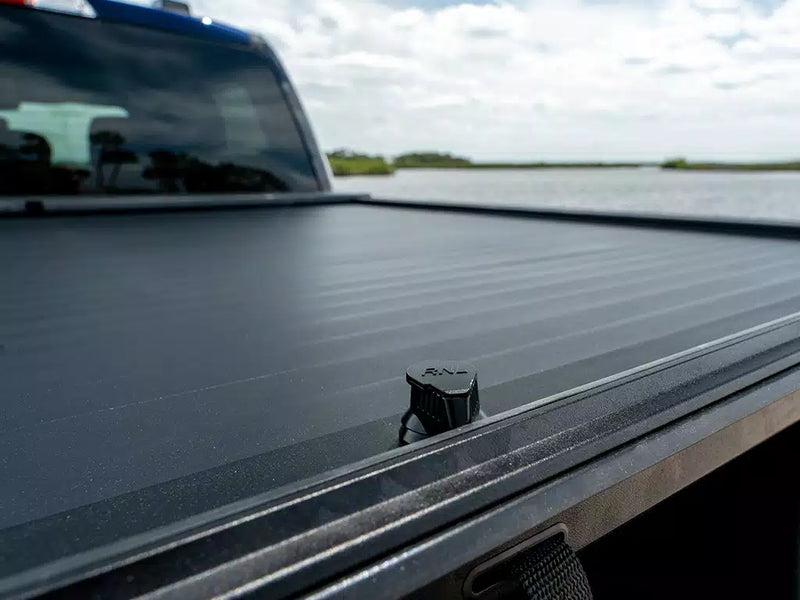 TUNDRA ROLL-N-LOCK トノカバー Roll-N-Lock A-Series XT Tonneau Cover For Tundra (2007-Current