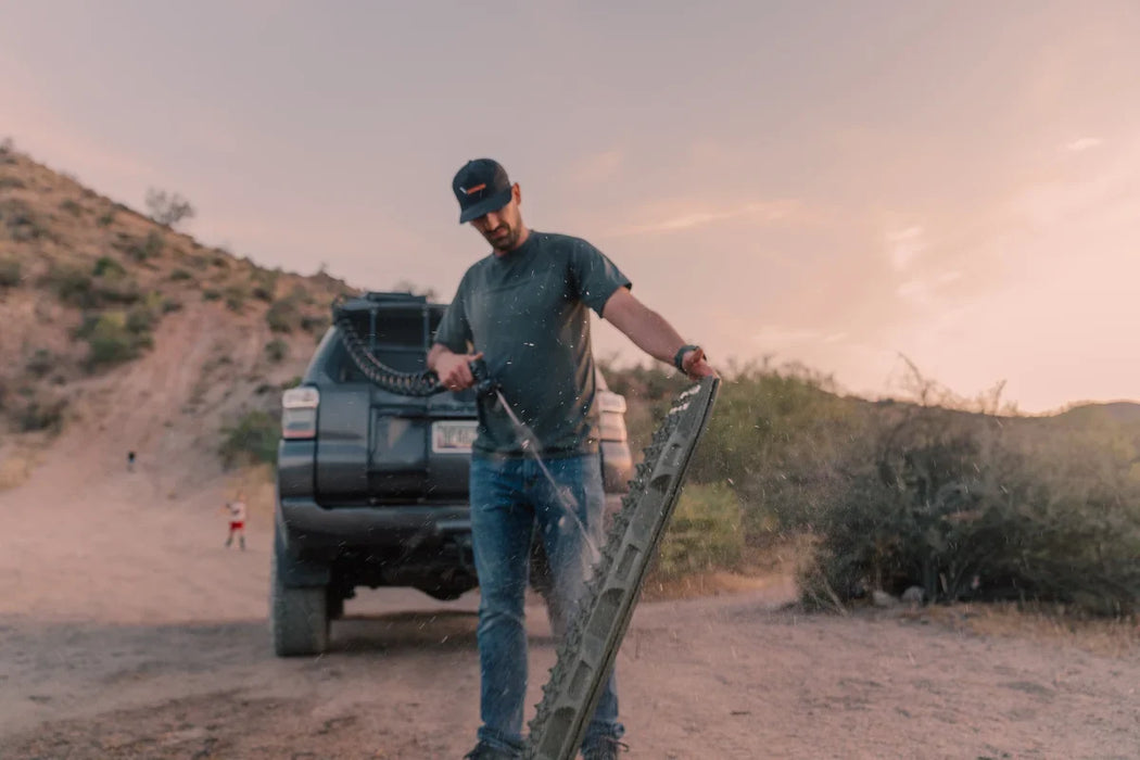 Roam Adventure Co 8.5 Gal Electric Pump Tank & Traction Board Mount