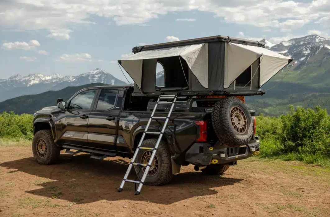 Smittybilt Overlander Aluminum Hard Shell Rooftop Tent