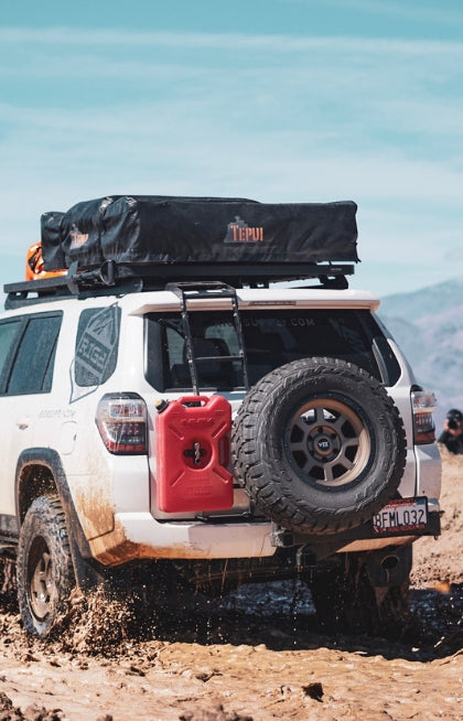 RIG'd UltraSwing® Short-Fit Spare Tire Hitch Mount