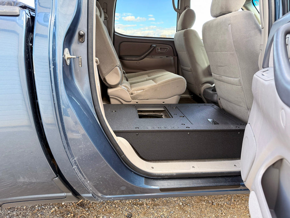 Goose Gear Double Cab Second Row Seat Delete Plate System For Tundra (2000-2006)