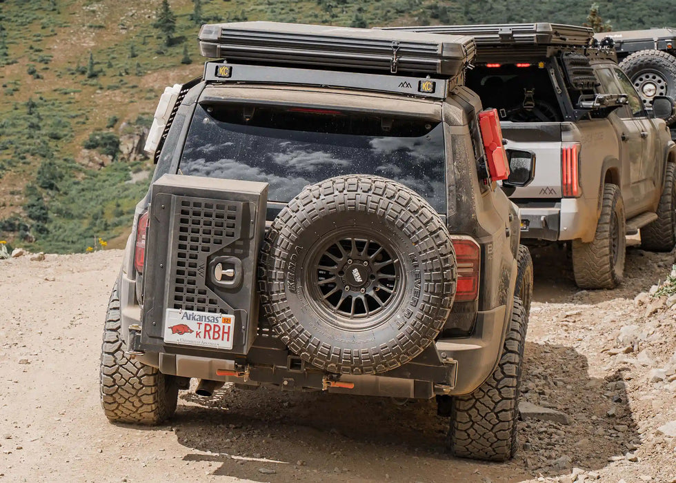Backwoods Universal Overland Storage Box (19x28x15)