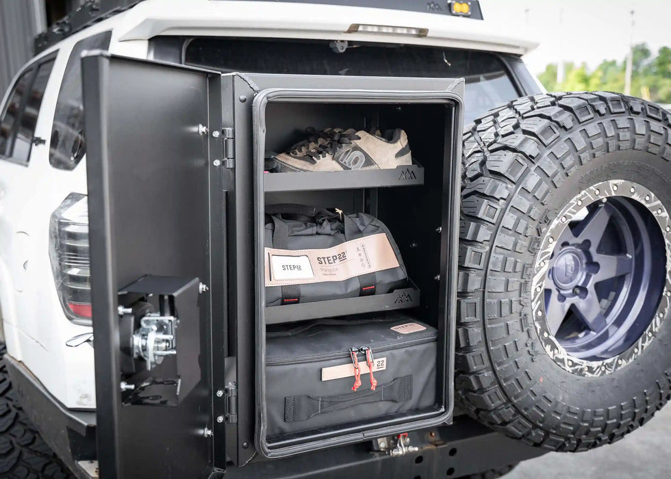 Backwoods Universal Overland Storage Box (19x28x15)